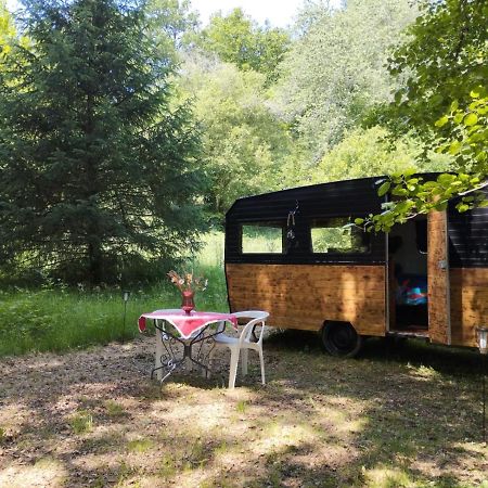 La Caravane Nature Saint-Julien-le-Petit エクステリア 写真