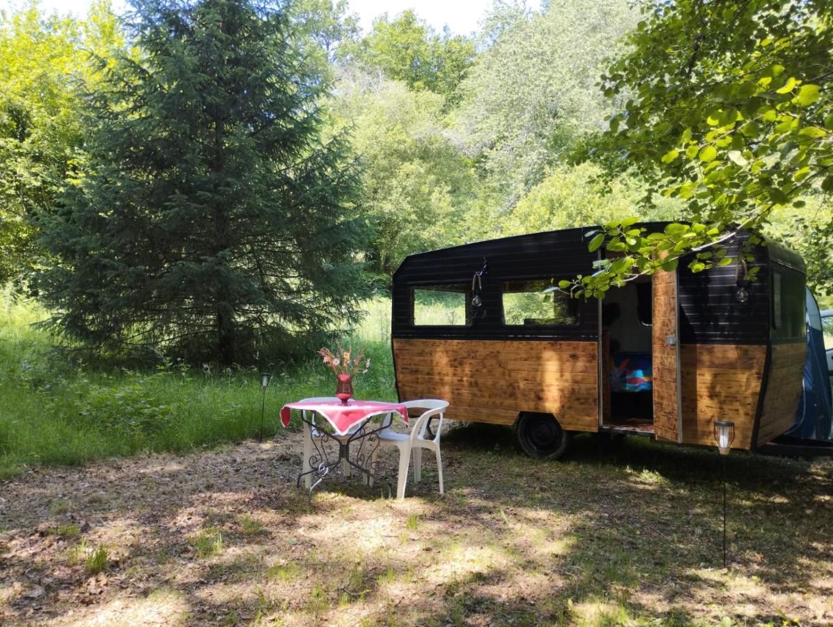 La Caravane Nature Saint-Julien-le-Petit エクステリア 写真